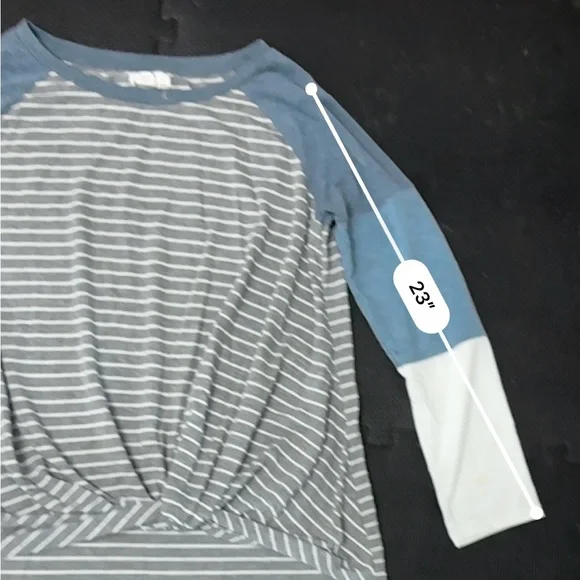 Maurices Gray and White Raglan 3/4 Sleeve Tee - Picture 8 of 8